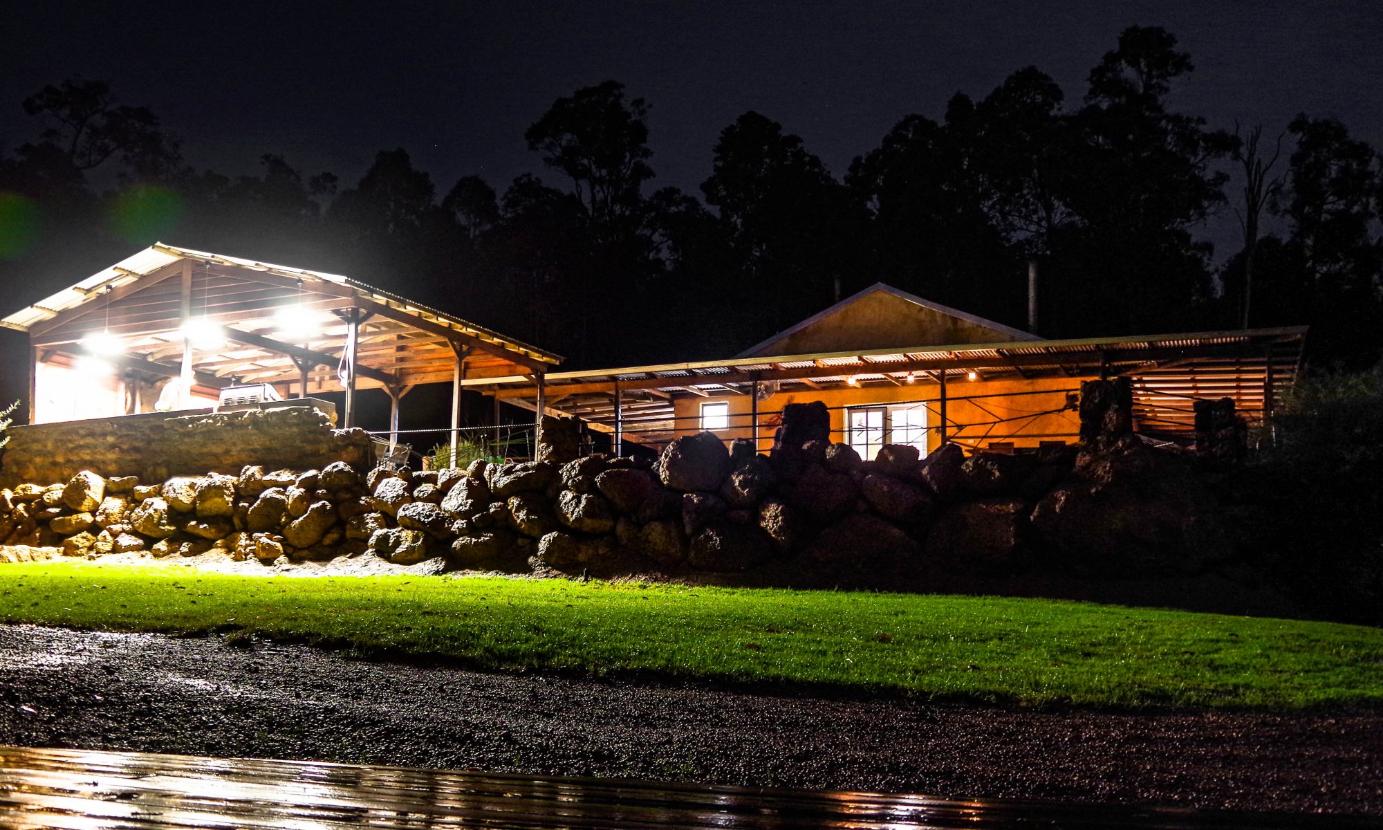 Nannup Bush Retreat - The retreat by night, beautiful lights and relaxing garden